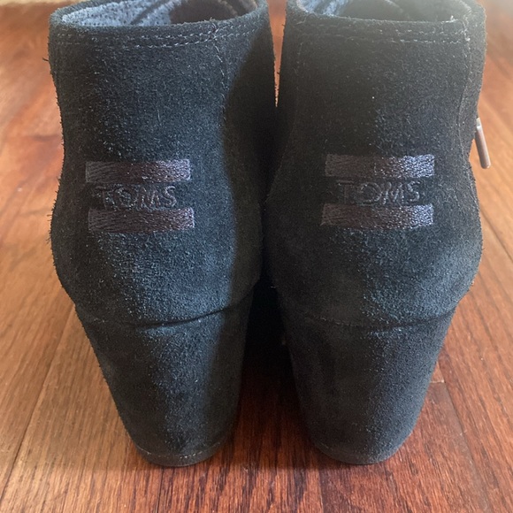 Toms Kaia Wedge Black Suede Booties - Picture 3 of 13